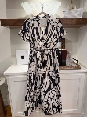 Black & White Floral Linen-Cotten blend Tie-Waist Midi Dress from Italy